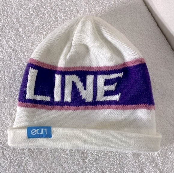 5/$25 Line White Blue Pink Toque Beanie Winter Hat - Picture 1 of 10